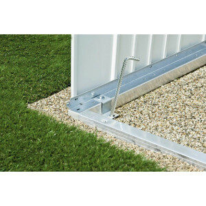 <h2>Alu-Bodenrahmen fr Gertehaus Europa 1 / Gerteschrank 150</h2>

<p>Der Aluminium Bodenrahmen ist die gnstigste und einfachste Methode um Ihr Biohort Gertehaus fachgerecht und unkompliziert aufzustellen.<br />
Ihnen stehen mit dem Bodenrahmen <strong>drei Grndungsmglichkeiten </strong>zur Verfgung:</p>

<h3><br />
1. Alu-Bodenrahmen auf Split</h3>

<p>Durch das 40 x 40 mm starke Quadratrohr aus Aluminium kann Ihr Gertehaus ohne groen Aufwand auf Splitt aufgestellt und mit den im Lieferumfang enthaltenen Bodenankern (ca. 50 cm lange Heringsanker) im Boden befestigt werden. Fr diese Befestigungsmglichkeit wird die Grasnarbe ca. 10 cm abgetragen. Anschlieend empfiehlt sich das verlegen eines Wasserdurchlssigen Bauvlies, gegen Unkraut. Danach fllen Sie Ihren Aushub mit Splitt (2 – 4 mm Krnung) auf und ziehen diesen anschlieen waagerecht ab. Setzen Sie anschlieend den Alu-Bodenrahmen auf und befestigen diesen mit den mitgelieferten Heringen mit dem Erdreich.<br />
Bitte beachten Sie, dass aufgrund rtlicher Gegebenheiten zustzliche Befestigungspunkte erforderlich sind, z. B. durch weichem Untergrund.</p>

<p>Um einen funktionellen Boden im inneren zu schaffen, empfehlen wir Ihnen die <strong>Alu-Bodenplatte </strong>von Biohort. Als Bodenisolierung, sowie um eine waagrechte Flche im inneren zu schaffen, empfiehlt es sich unbedingt XPS-Hartschaumplatten mit einer Strke von ca. 2-3 cm vollflchig unter der Alu-Bodenplatte auszulegen. Diese sind nicht Bestandteil des Lieferumfangs und mssen Bauseits organisiert werden.</p>

<h3><br />
2. Im Splittbett verlegte Gehwegplatten</h3>

<p>Hier werden Fundamentplatten (Gehweg- oder Betonplatten) auf einem Splittbett verlegt. Die Abmessungen der Platten sollten ca. 50 x 50 x 5 cm (B x L x H) betragen. Fr den Unterbau wird ebenfalls die Grasnarbe ca. 10 cm tief abgetragen und anschlieen mit Splitt aufgefllt. Nun werden die Gehwegplatten waagerecht auf dem Splitt verlegt. Um die Betonplatten gegen aufsteigende Feuchtigkeit zu schtzen, empfiehlt sich das Verlegen einer Folie (Dampfsperre) zwischen dem Split und der Platten. Um fr eine optimale Auflageflche zu sorgen und eventuelle Unebenheiten auszugleichen, empfehlen wir Ihnen den Aluminium Bodenrahmen. Bauen Sie diesen zusammen und legen Ihn auf Ihre Pflasterflche auf. Achten Sie dabei auf die Fugen der Platte um beim Anschrauben optimalen Halt zu gewhrleisten.<br />
Mithilfe des Bodenrahmen kann die als Zubehr erhltliche Alu-Bodenplatte verlegt und somit ein funktioneller Boden geschaffen werden. Hier empfiehlt es sich unbedingt XPS-Hartschaumplatten mit einer Strke von ca. 2 – 3 cm vollflchig unter der Alu-Bodenplatte auszulegen (nicht im Lieferumfang enthalten).</p>

<h3><br />
3. Punktfundament mit dem Alu-Bodenrahmen</h3>

<p>Sie haben einen unebenen und nachgiebigen Boden? Kein Problem dann erstellen Sie Punktfundamente, auf denen der Alu-Bodenrahmen befestigt werden kann. Um eine ordnungsgeme Befestigung zu gewhrleisten, sollten die Punktfundamente mindestens 30 x 30 cm (B x L) messen. Der Erdaushub muss ausreichend tief sein, da Fundamente generell forstsicher gegrndet werden mssen. Je nach Region und Untergrund bedeutet das eine aushubtiefe von ca. 60 – 80 cm. Der Aushub wird mit Schotter (Krnung bis 35 mm) befllt und anschlieend verdichtet. Diese Schicht stellt die Basis fr die darauffolgende Betonschicht (min. 30 cm) dar. Alternativ knne Sie den Aushub vollflchig mit Beton ausgieen. Um eine saubere und Lotrechte Ebene zu schaffen, wird die Grasnarbe der bentigten Flche anschlieen grozgig abgetragen und mit Splitt aufgefllt. Nun wird der Bodenrahmen aufgebaut und auf den Punktfundamenten ausgerichtet und befestigt. Um im inneren einen Funktionellen Boden zu schaffen, empfehlen wir Ihnen die Bodenplatte aus Aluminium (Zubehr). Diese wird auf XPS-Hartschaumplatten verlegt (Strke: 2 – 3 cm – nicht im Lieferumfang enthalten).<br />
<strong>Alternativ </strong>knnen Sie statt Punktfundamenten auch ein <strong>Streifenfundament </strong>oder sogar eine <strong>Betonplatte </strong>erstellen.</p>

<p><strong>Hinweis:</strong> Bei diesen Fundament-Tipps handelt es sich um unverbindliche Vorschlge. Der Kunde ist fr eine angemessene Fundamentgestaltung selbst verantwortlich. Fr Schden durch unzureichend befestigte Produkte kann keine Haftung bernommen werden</p>
